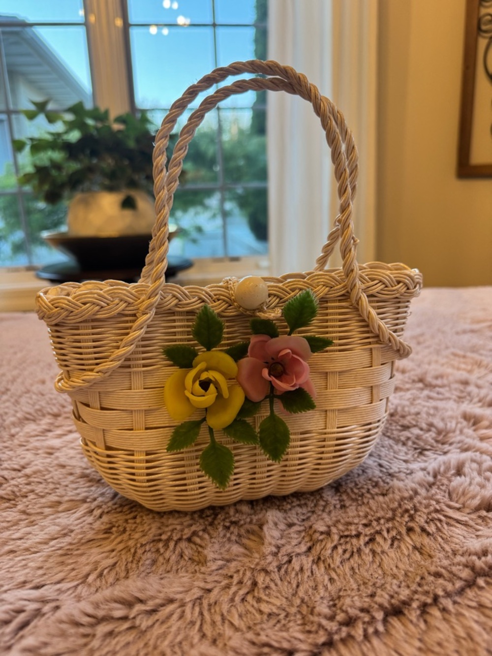 1950s - 60s Made in Japan Wicker Floral Basket Purse - Picture 2 of 7